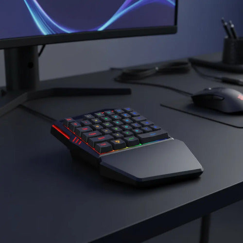 Teclado Gamer Una Mano Iluminado Led Rgb Usb Medio Cuerpo Negro 100