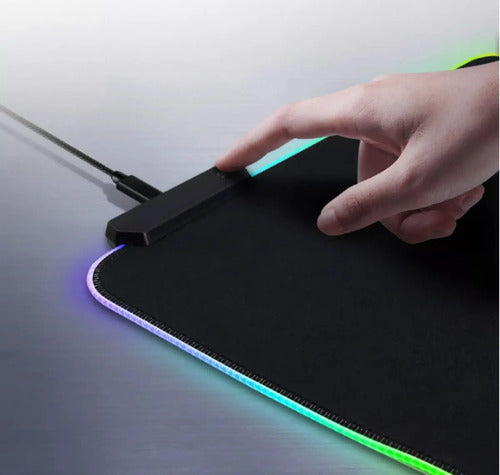 Pad Mouse Alfombra 7 Colores Led Rgb 30x80cm Negro
